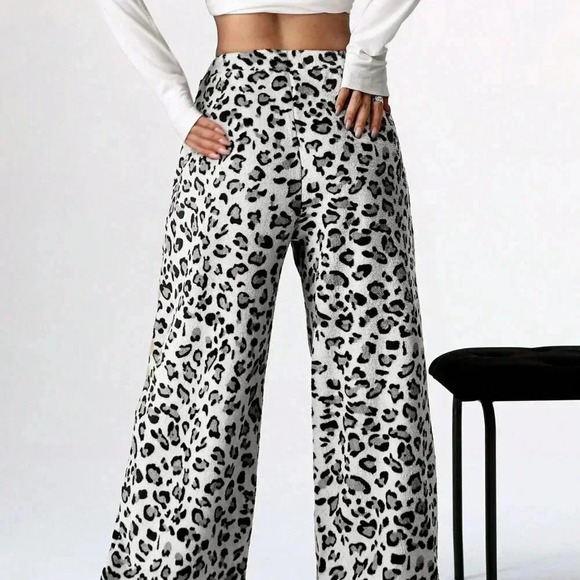 Grey Casual Women's Fleece Leopard Print Lace-Up Loose Pants - Picture 2 of 6